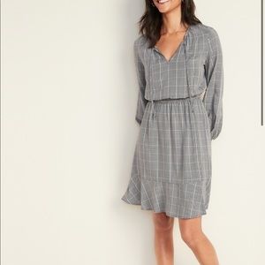 Old navy Plaid waist defined dress NWOT